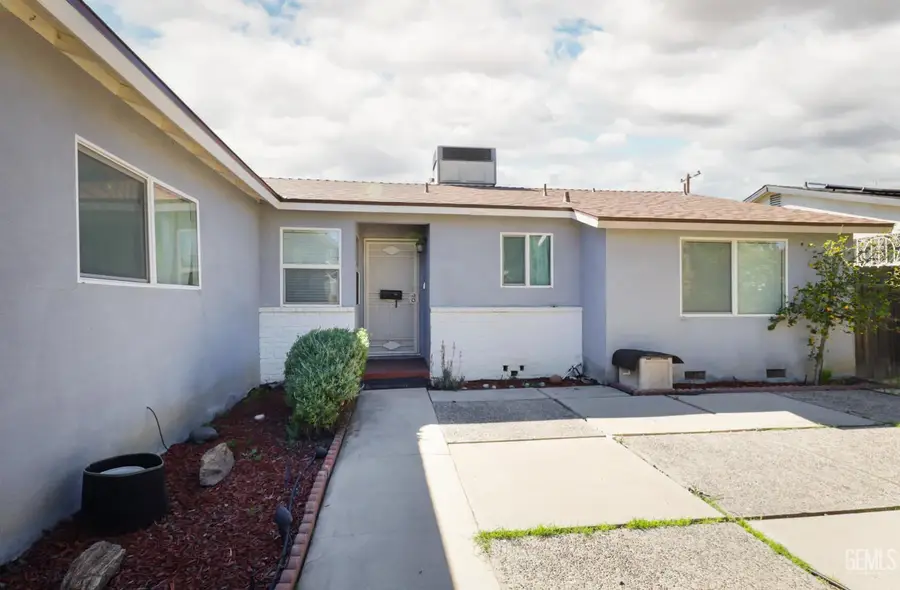 2800 N POMONA STREET, Bakersfield, CA 93305 - #2