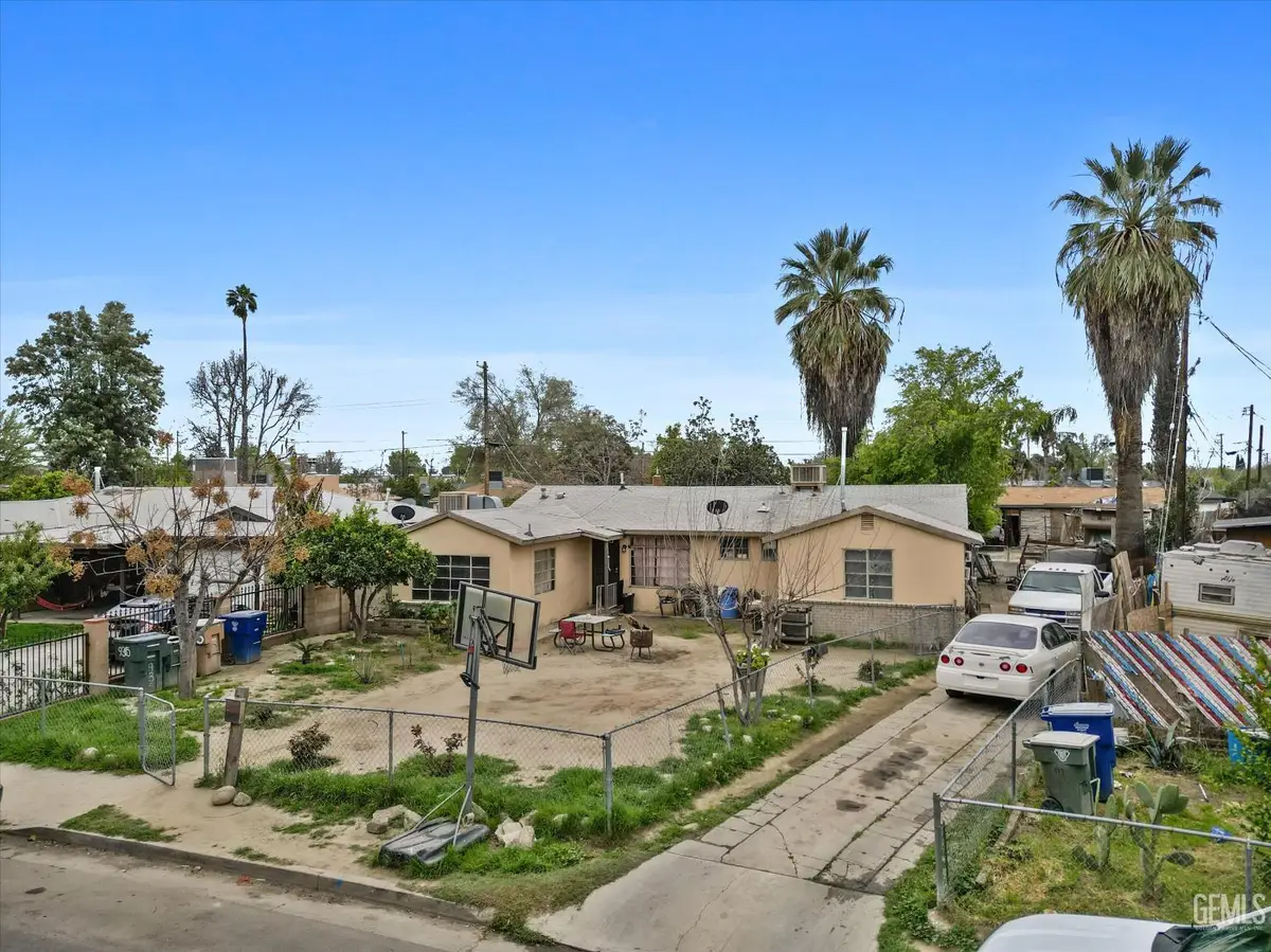 935 SYLVIA DRIVE, Bakersfield, CA 93304 - #1