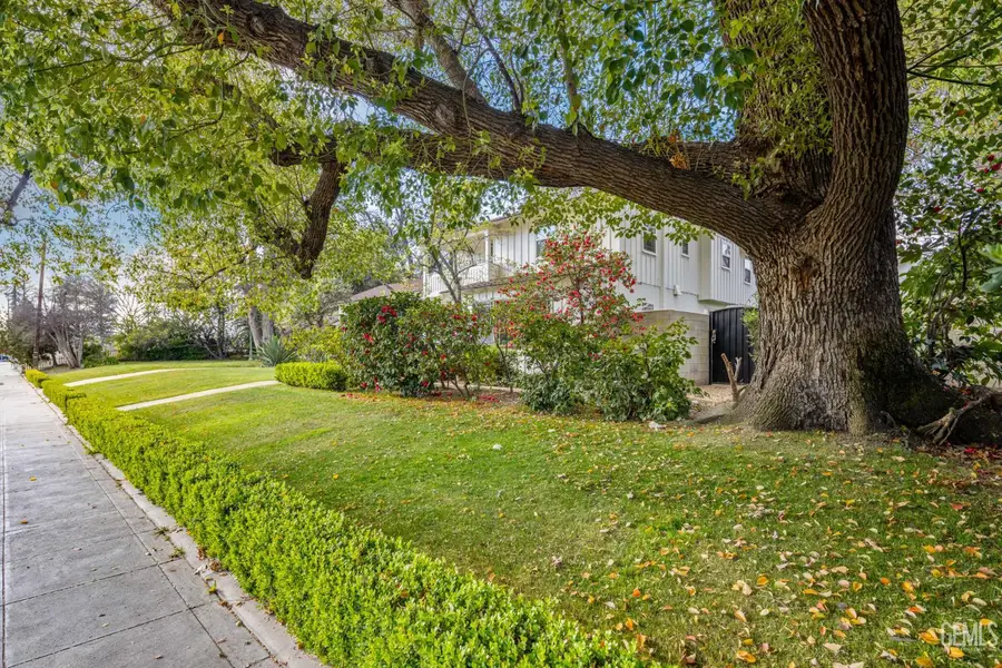 3020 21ST STREET, Bakersfield, CA 93301 - #3