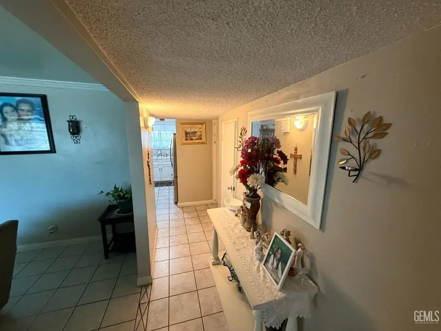 3804 CANDLEWOOD DRIVE, Bakersfield, CA 93306 - #3