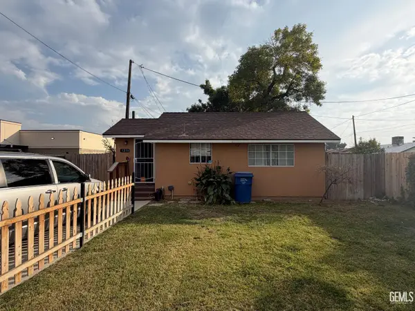 121 ROBERTS LANE, Bakersfield, CA 93308