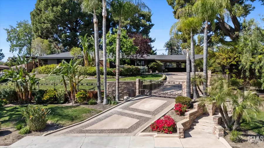 1812 COUNTRY CLUB DRIVE, Bakersfield, CA 93306 - #2