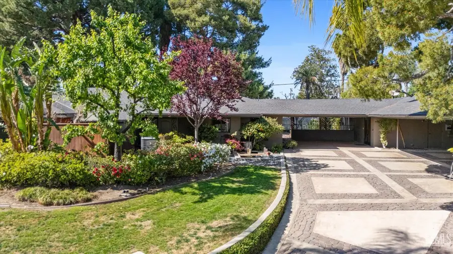 1812 COUNTRY CLUB DRIVE, Bakersfield, CA 93306 - #3