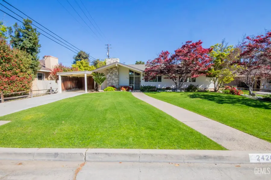 2420 C STREET, Bakersfield, CA 93301 - #2
