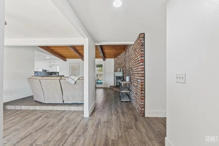 3230 W PRYOR, Visalia, CA 93277 - #3