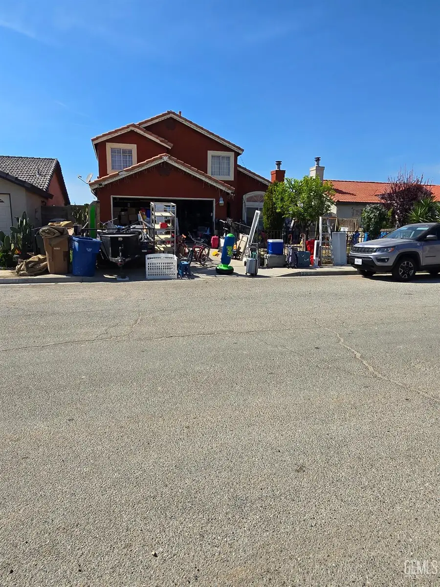 214 DORRANCE STREET, Bakersfield, CA 93307 - #2