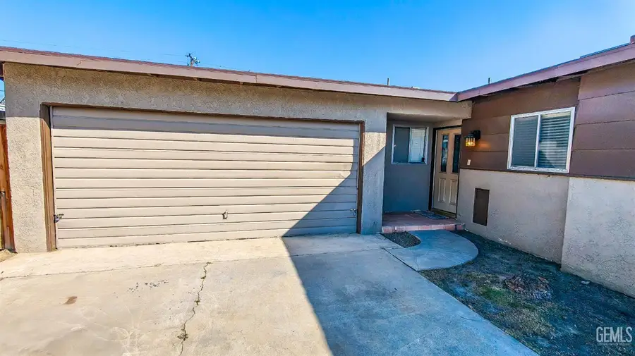 908 ROBERTS LANE, Bakersfield, CA 93308 - #3