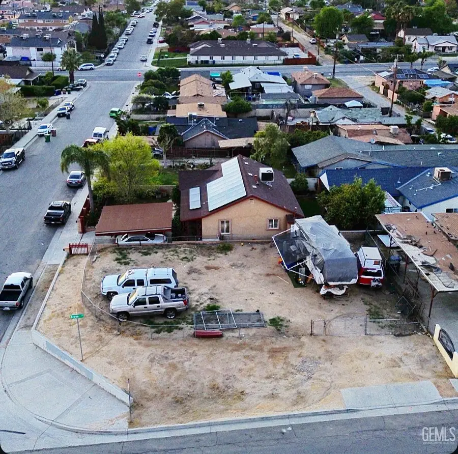 1430 LINCOLN ST., Bakersfield, CA 93305 - #2