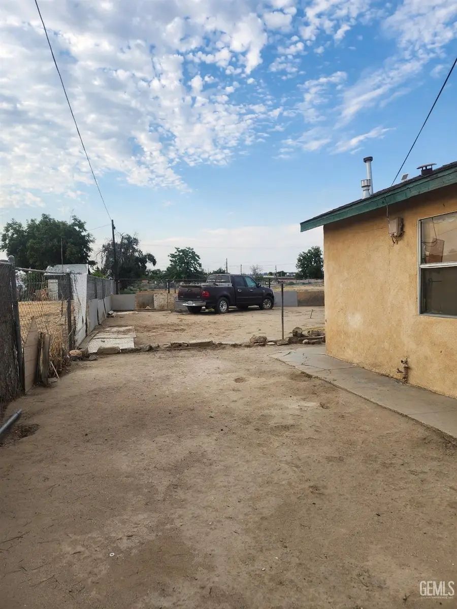 2000 DE WOLFE STREET, Bakersfield, CA 93307 - #3