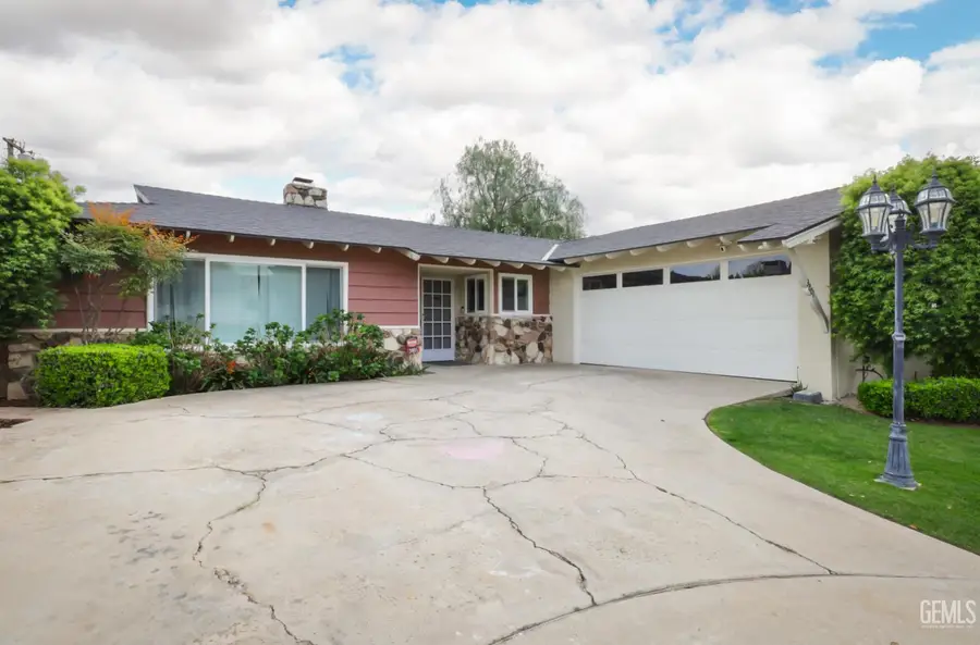 3801 CENTURY DRIVE, Bakersfield, CA 93306 - #2