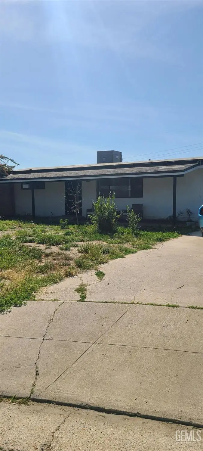 909 OBERLIN COURT, Bakersfield, CA 93305 - #1