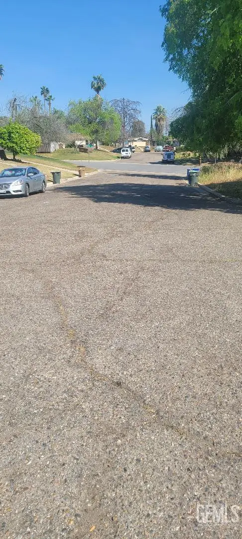 909 OBERLIN COURT, Bakersfield, CA 93305 - #3