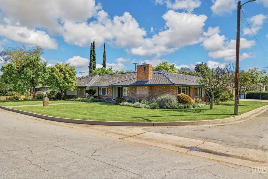 2444 PINE STREET, Bakersfield, CA 93301 - #2