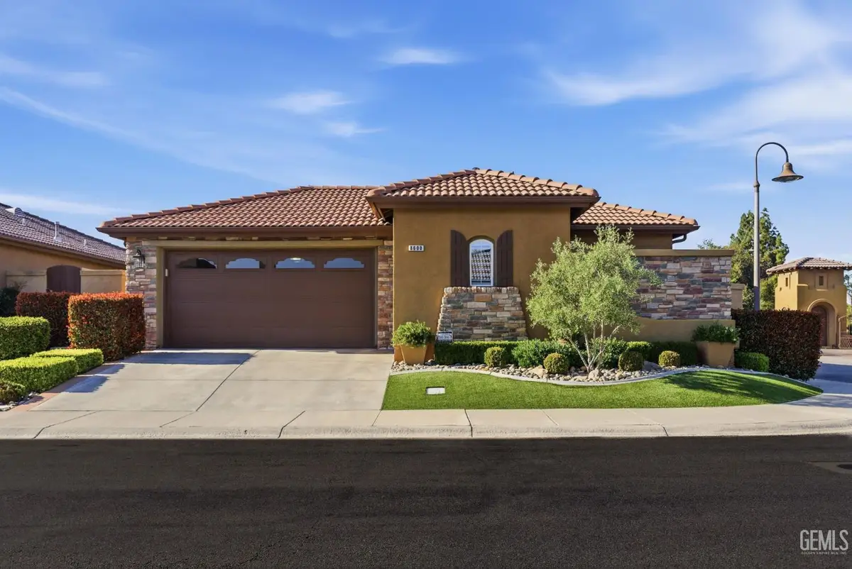 8600 LAGO DI COMO LANE, Bakersfield, CA 93312 - #1