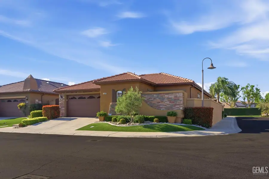 8600 LAGO DI COMO LANE, Bakersfield, CA 93312 - #2