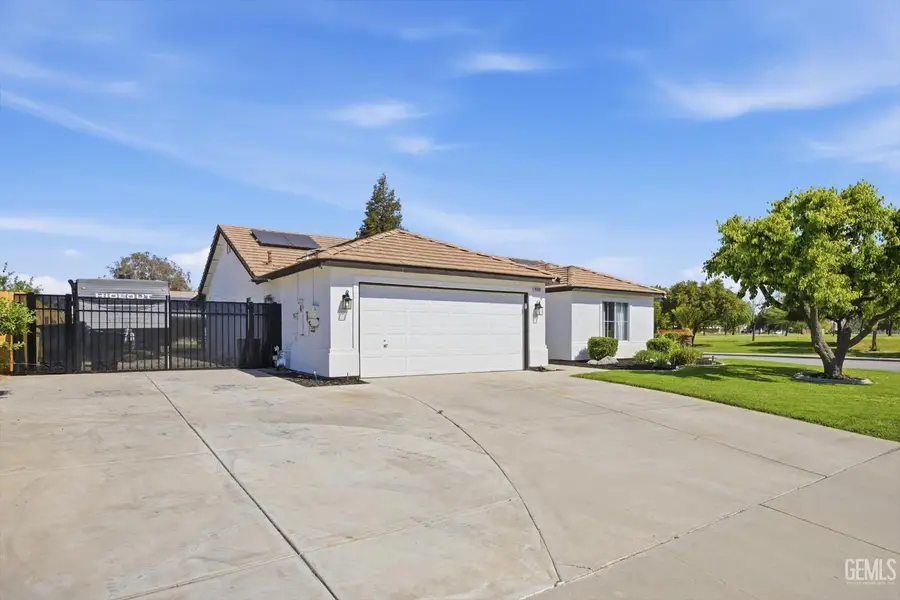 10702 PEACH BLOSSOM AVENUE, Bakersfield, CA 93312 - #2