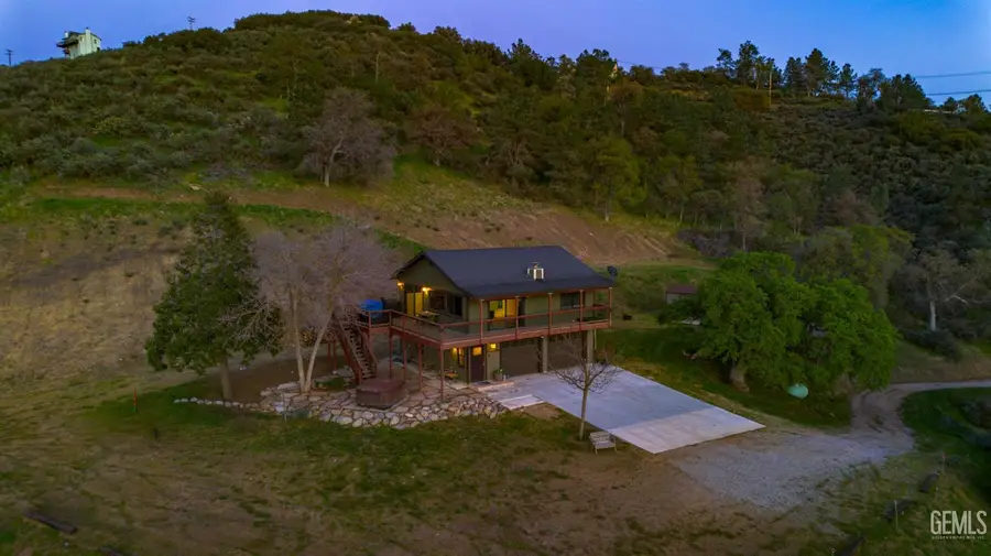 29801 SKYLINE DRIVE, Tehachapi, CA 93561 - #2