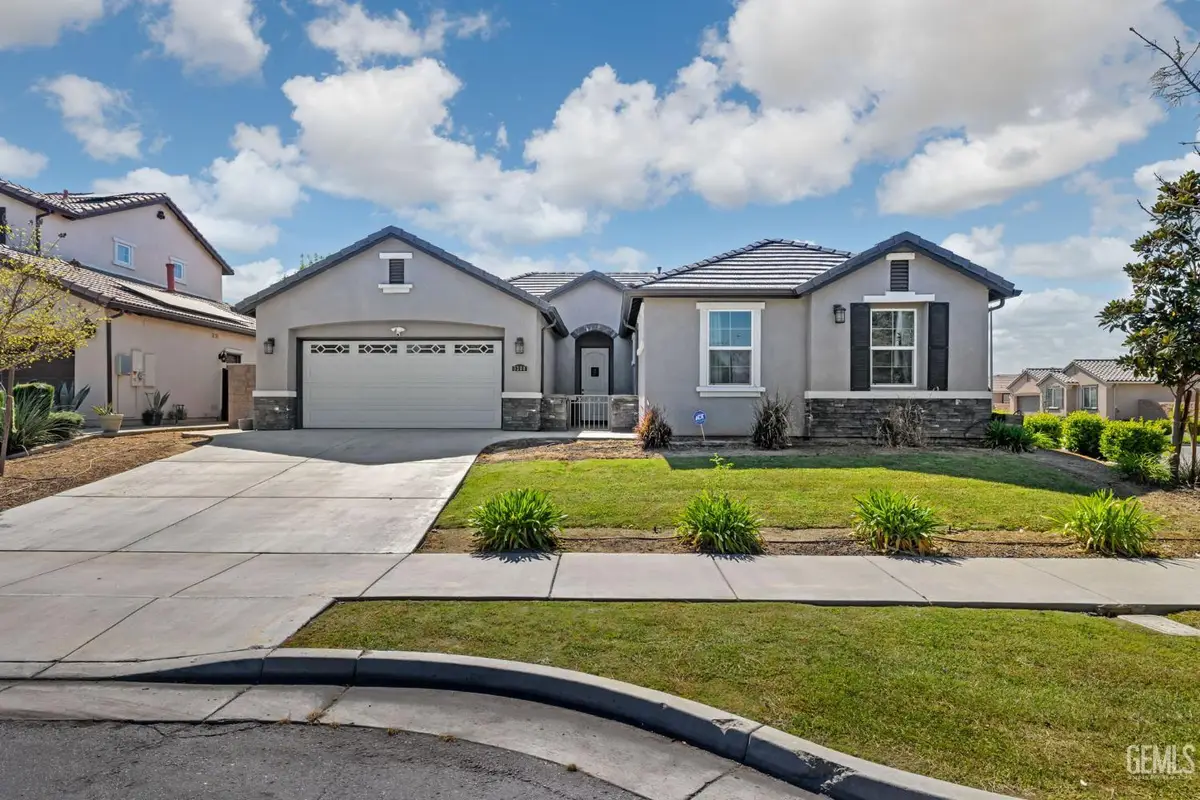 5308 VILLAGE GREEN LANE, Bakersfield, CA 93306 - #1