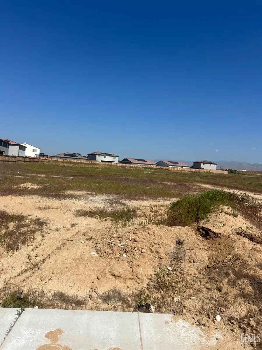 5500 LARTI PL, Bakersfield, CA 93306 - #3