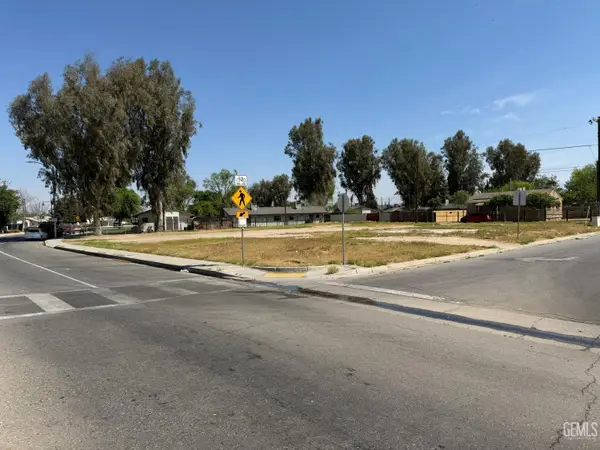 901 DR MARTIN L KING JR BOULEVARD, Bakersfield, CA 93307