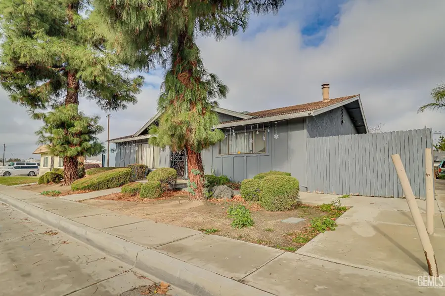 3840 WHITE LANE, Bakersfield, CA 93309 - #3