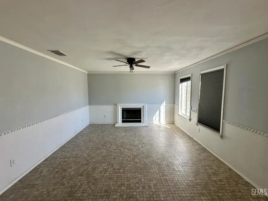 236 TREVINO TERRACE, Shafter, CA 93263 - #3