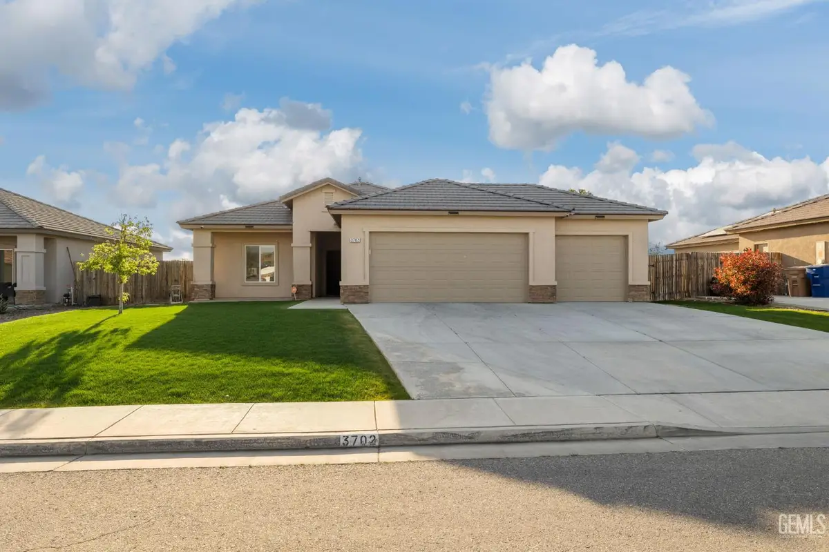 3702 BALVICAR DRIVE, Bakersfield, CA 93306 - #1