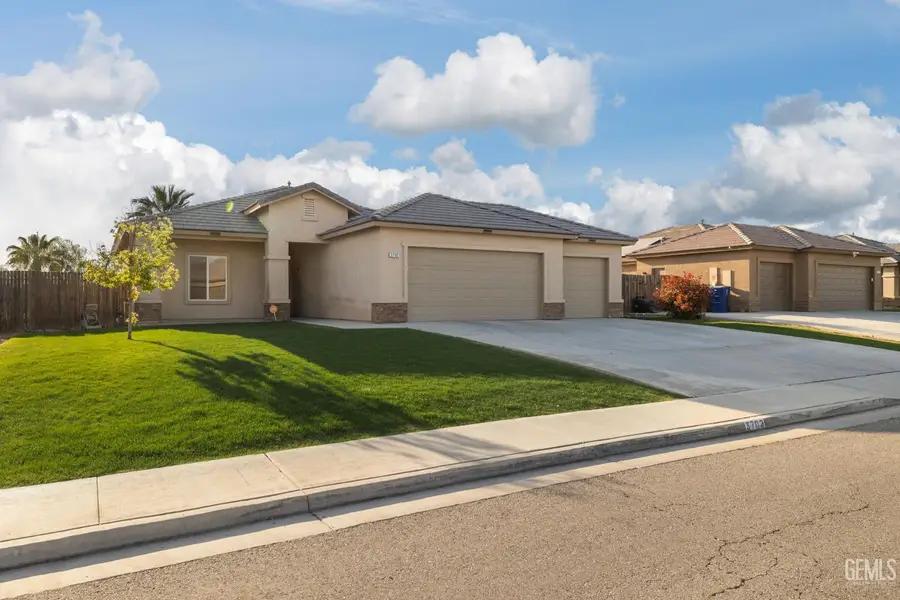 3702 BALVICAR DRIVE, Bakersfield, CA 93306 - #3