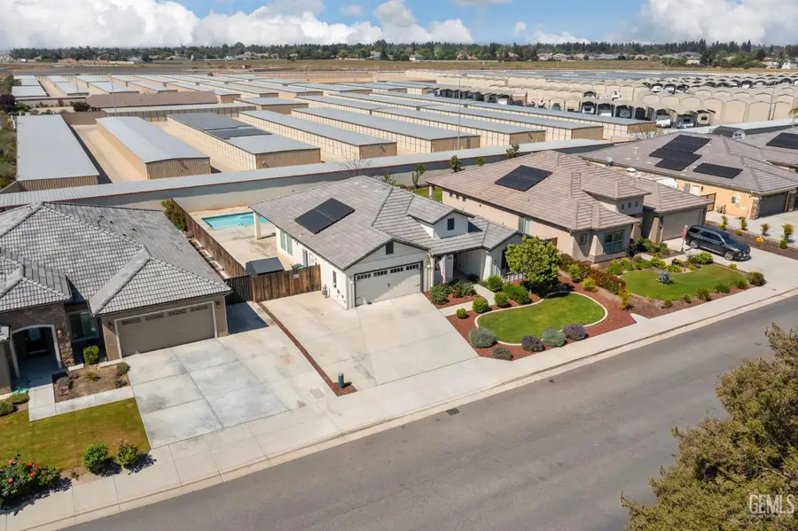 15 CLAUDIA AUTUMN DRIVE, Bakersfield, CA 93314 - #3