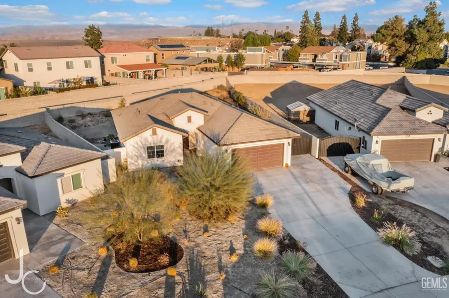 3924 MAJORCA COURT, Bakersfield, CA 93306 - #3