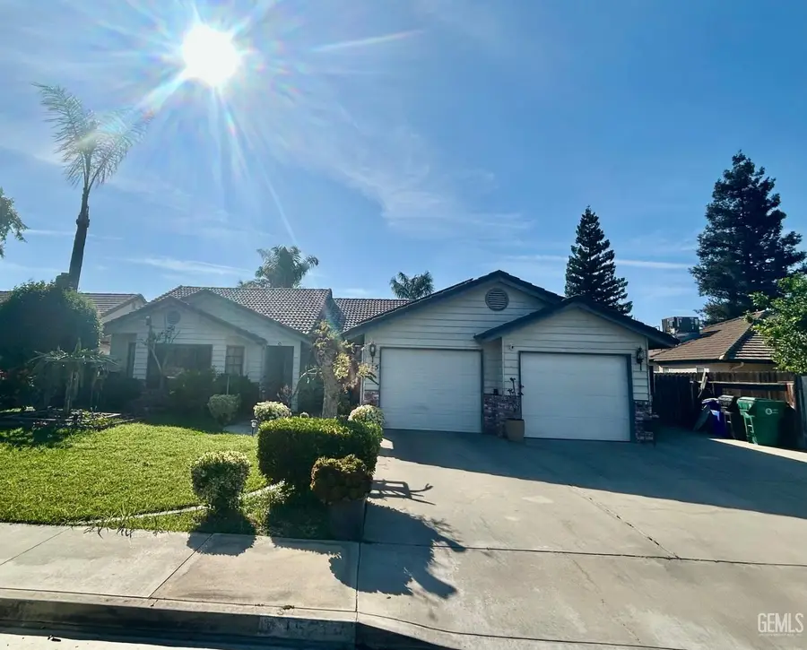 215 S RED OAK STREET, Porterville, CA 93257 - #2