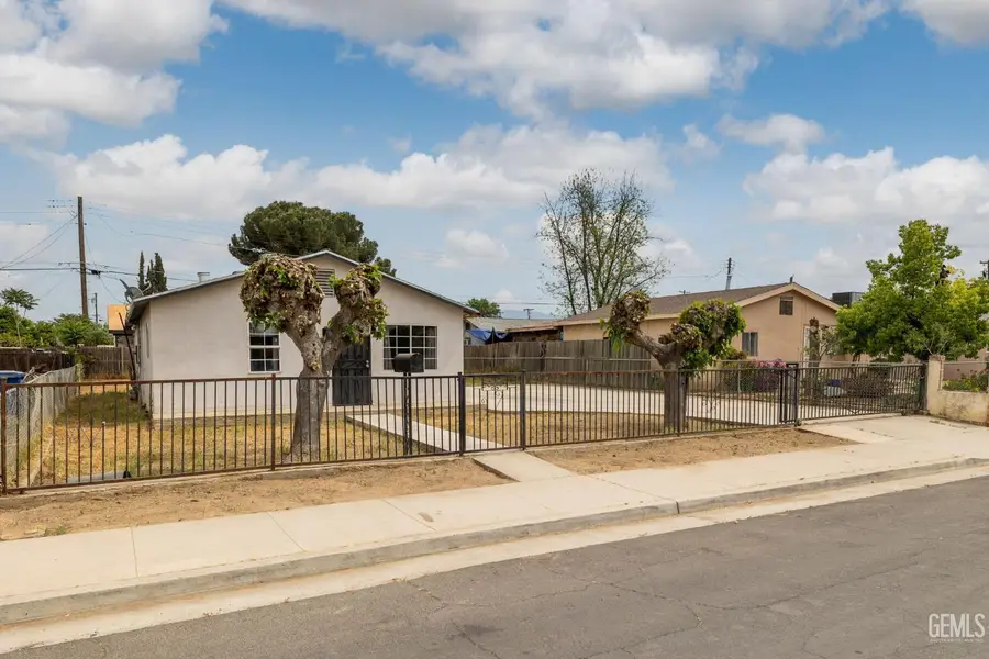 10001 WACO AVENUE, Lamont, CA 93241 - #3