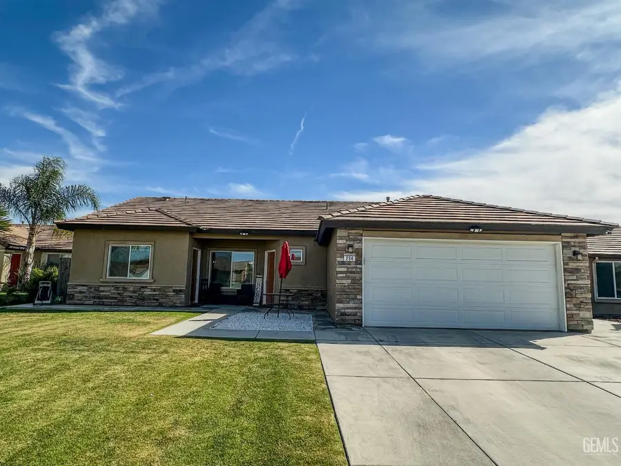 294 SHELL BEACH CT, Delano, CA 93215 - #2