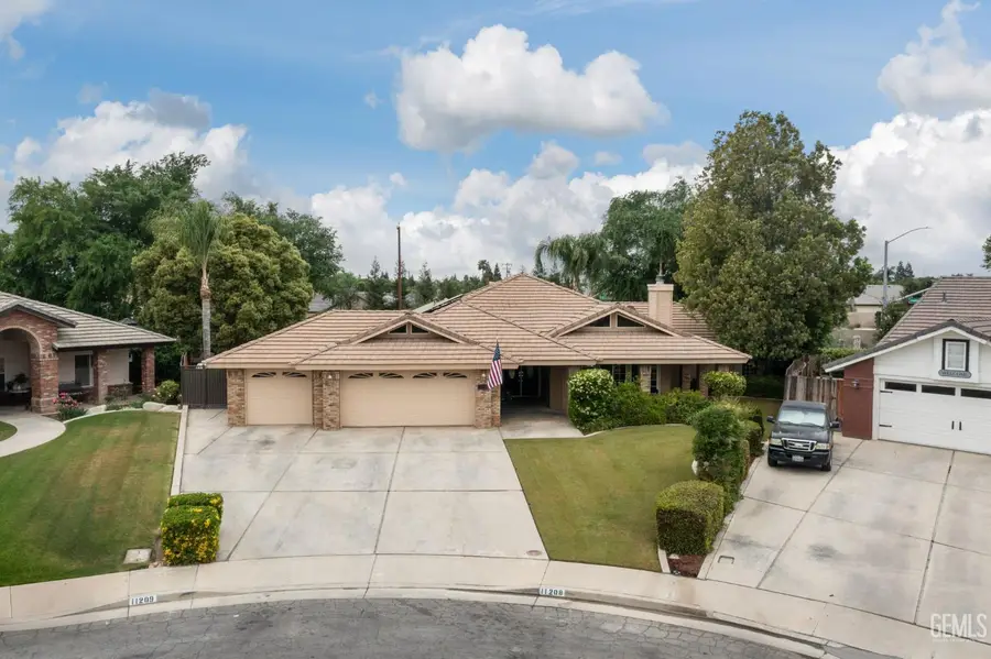 11208 CANDLELIGHT COURT, Bakersfield, CA 93312 - #2