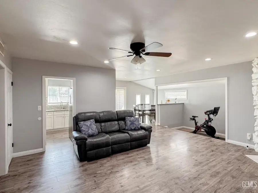 1704 ANITA LANE, Bakersfield, CA 93304 - #3