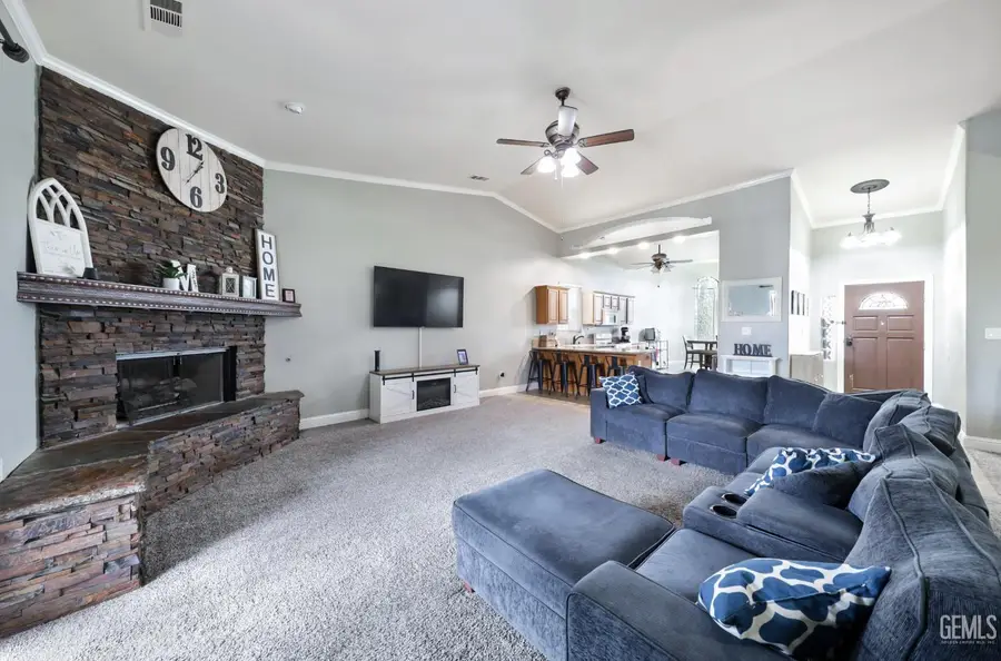 325 DANI ROSE LANE, Bakersfield, CA 93308 - #2