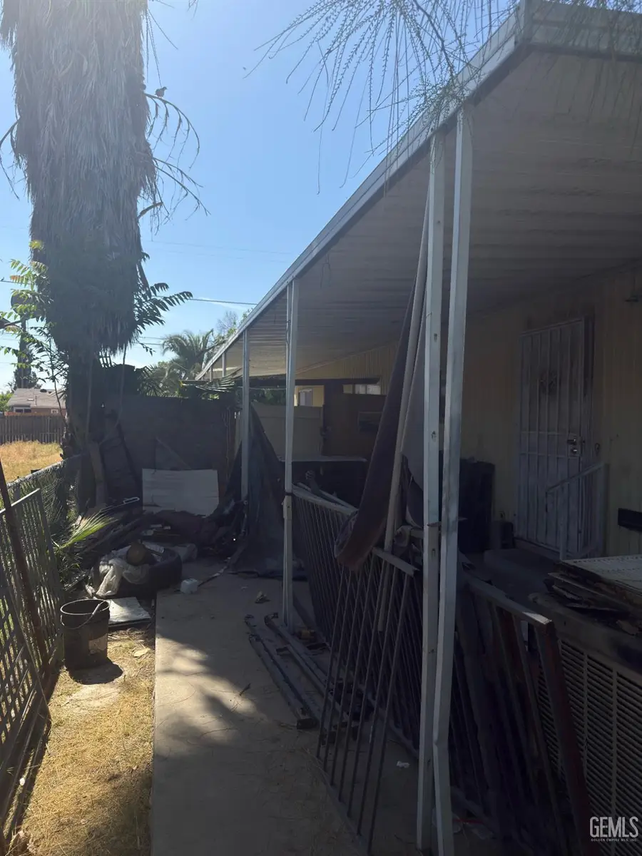 1413 N GORRILL STREET, Bakersfield, CA 93307 - #3