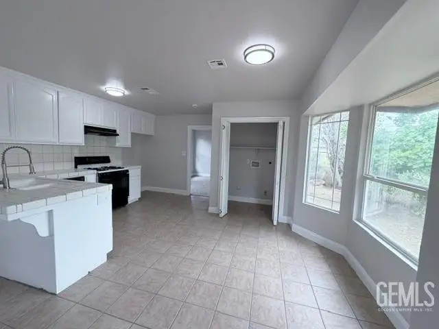 2301 GURLEY STREET, Bakersfield, CA 93305 - #3