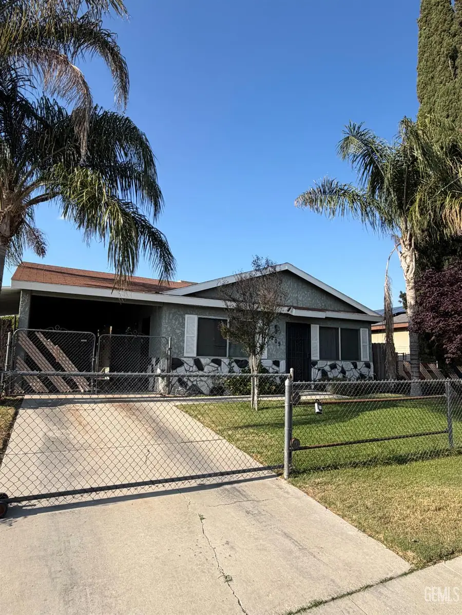 209 21ST AVENUE, Delano, CA 93215 - #2