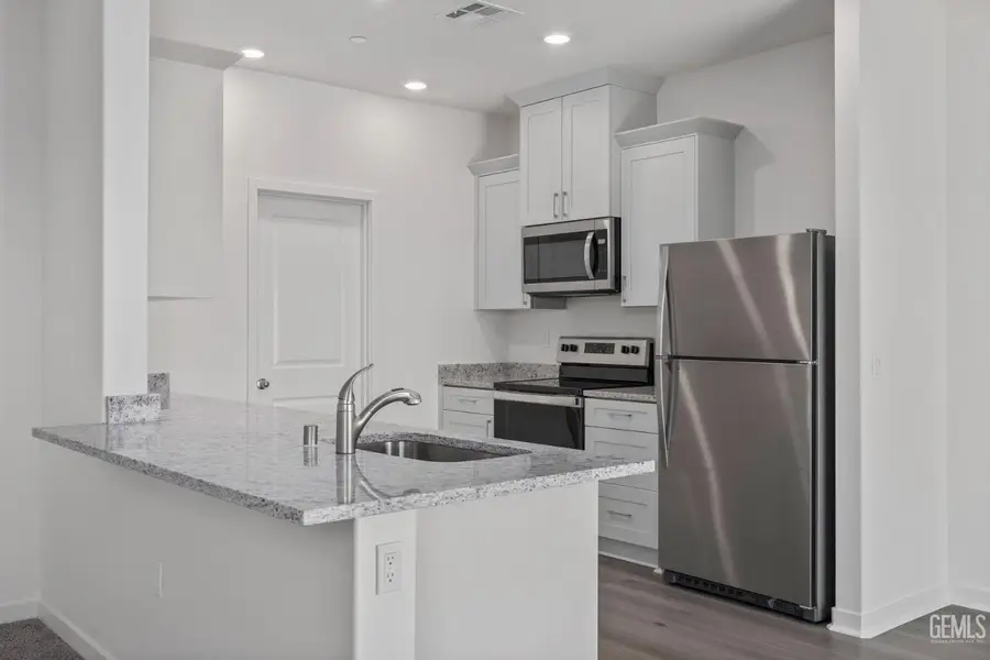 7710 RAMBUTAN PLACE, Bakersfield, CA 93313 - #3