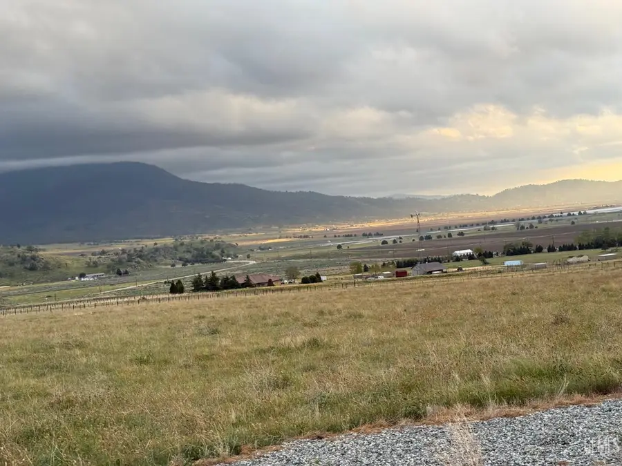 24668 ROOST AVENUE, Tehachapi, CA 93561 - #2