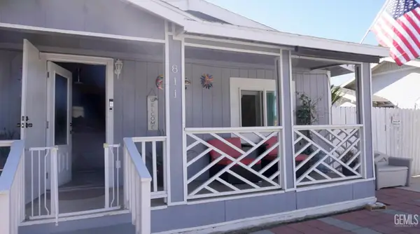 811 V STREET, Bakersfield, CA 93304