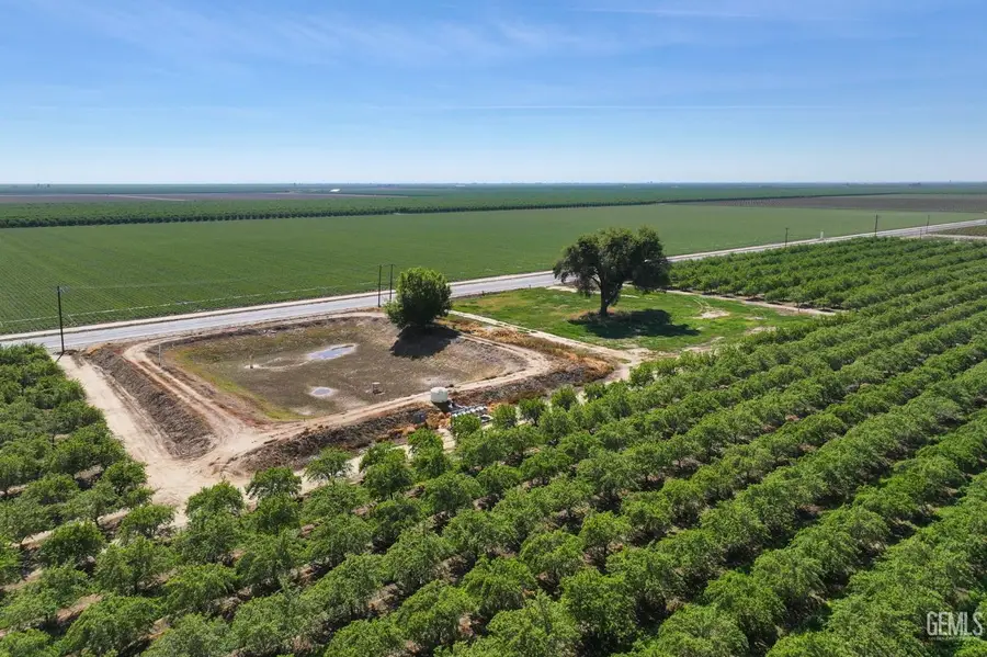 30372 POND ROAD, Delano McFarland, CA 93250 - #2