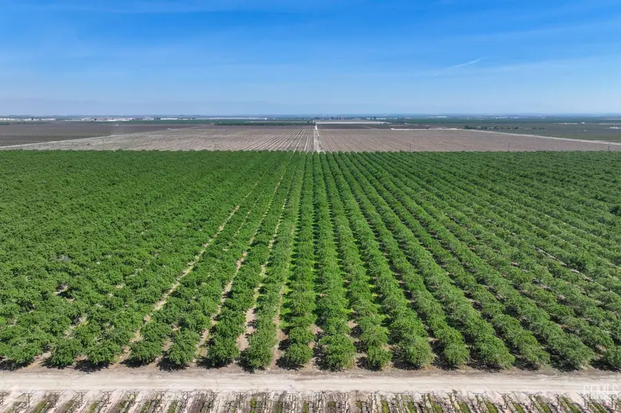 30372 POND ROAD, Delano McFarland, CA 93250 - #3