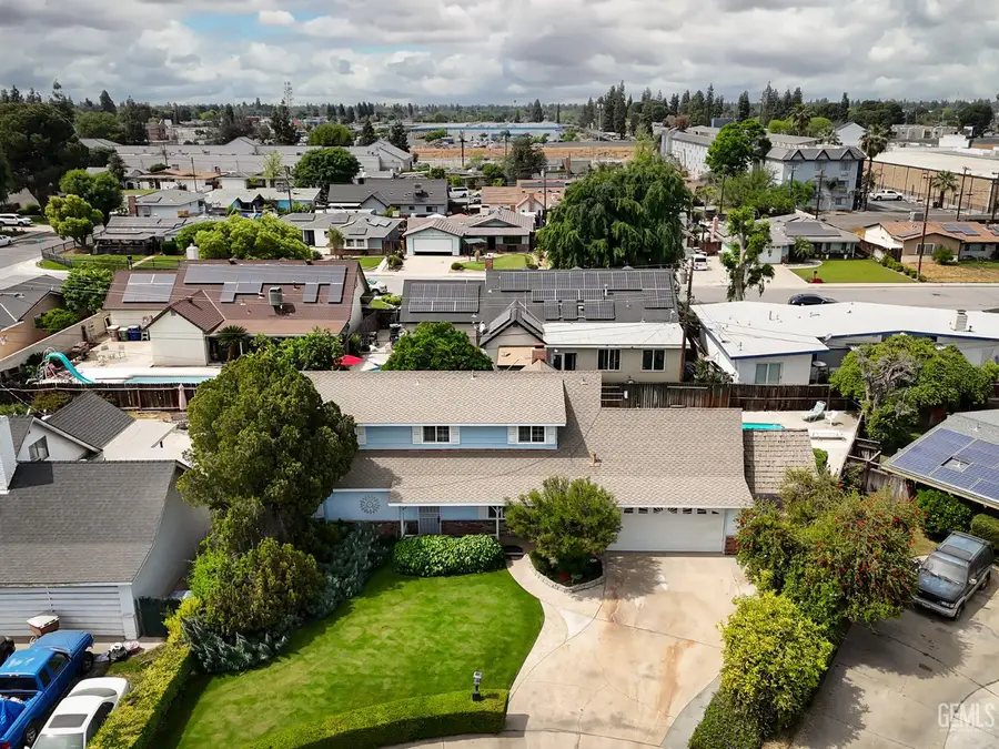 3008 DORIS LANE, Bakersfield, CA 93304 - #2