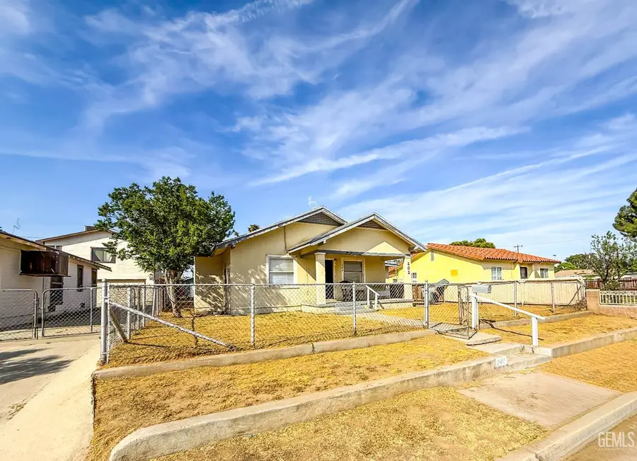 202 E MONETA AVENUE, Bakersfield, CA 93308 - #2