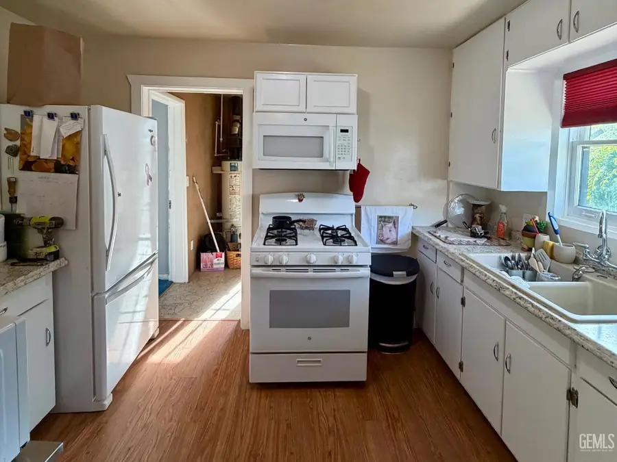 1304 SHASTA STREET, Bakersfield, CA 93308 - #3