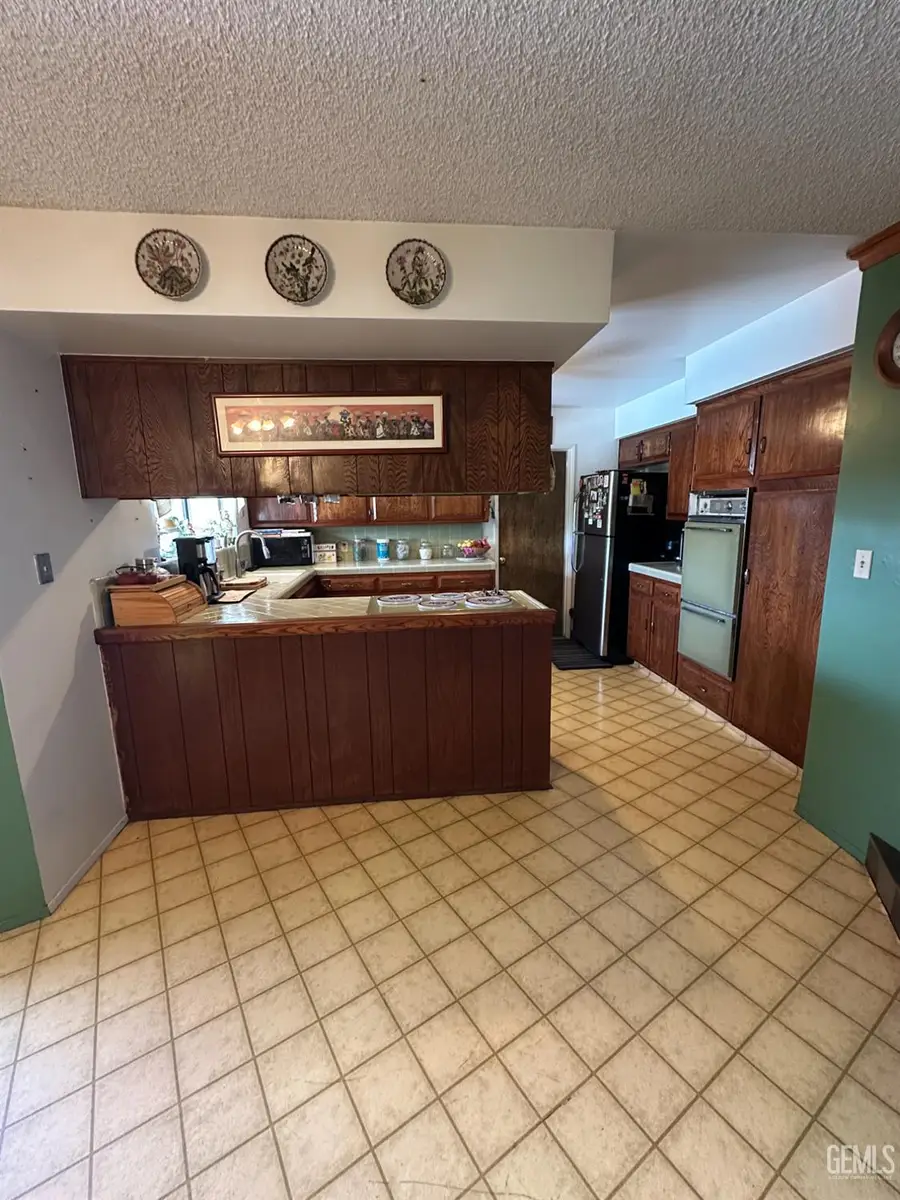 4425 CHARTER OAKS, Bakersfield, CA 93309 - #3