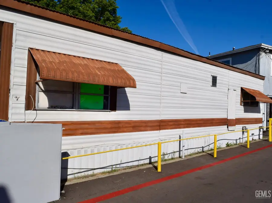 510 ROBERTS LANE #22, Bakersfield, CA 93308 - #3