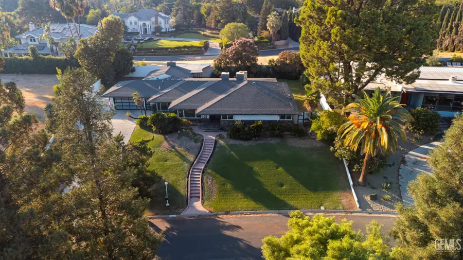 3946 CLAREMONT DRIVE, Bakersfield, CA 93306 - #2